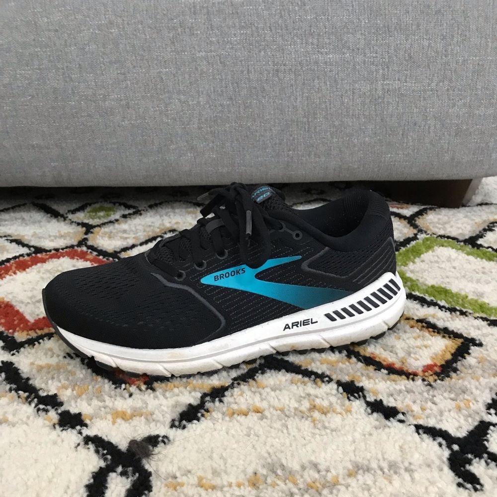 Brooks Ariel 20